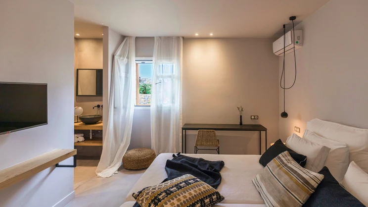 Minos Beach Art Hotel